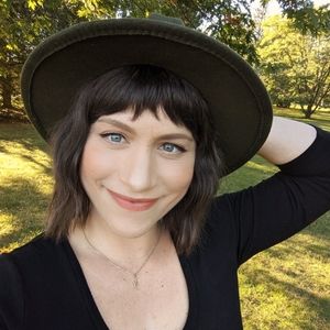 Meet your Posher, Steph